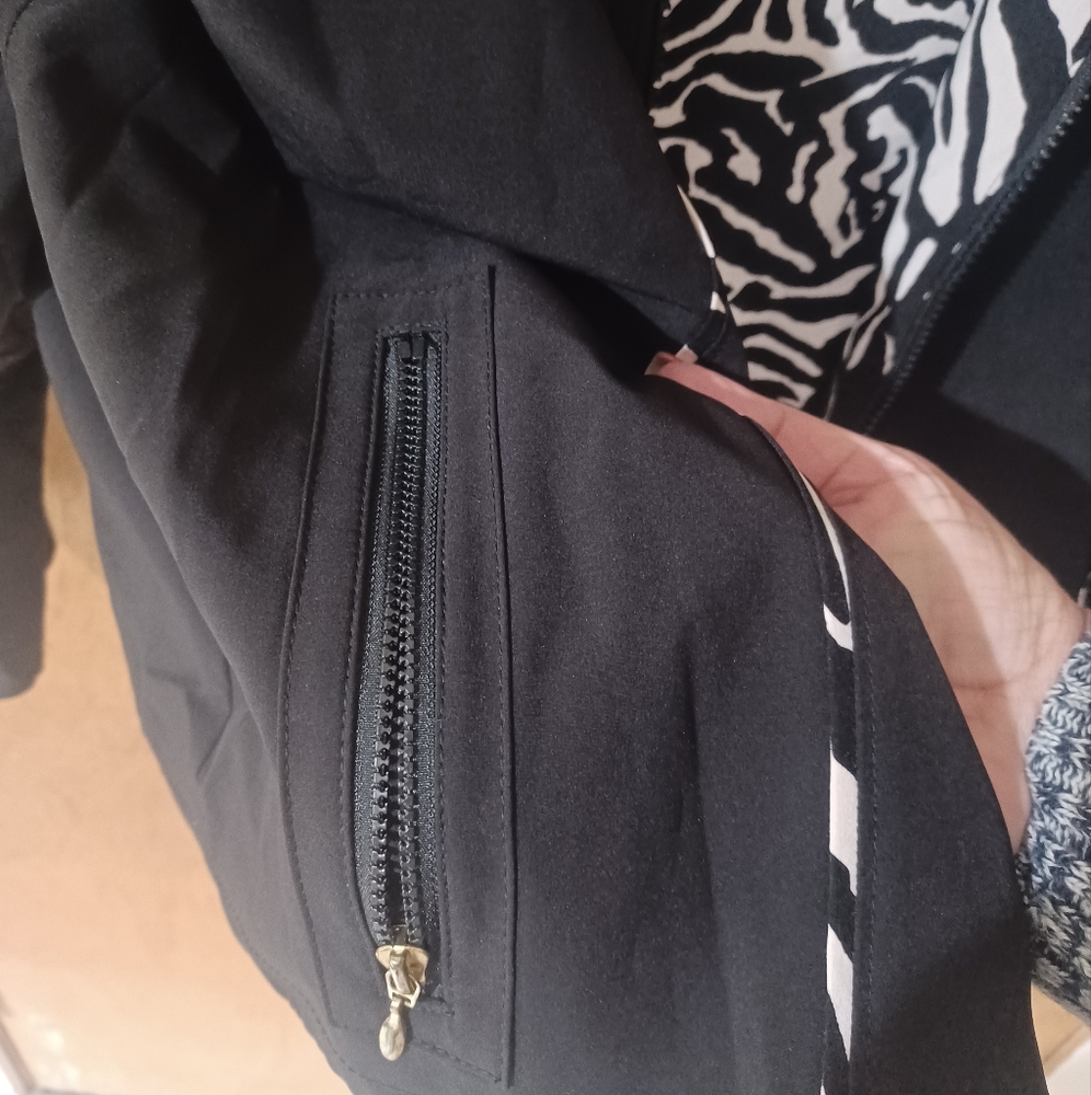 Chicos Reversible Jacket Black And White - Picture 3 of 5